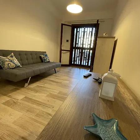 Fondachello Sea House 아파트 *